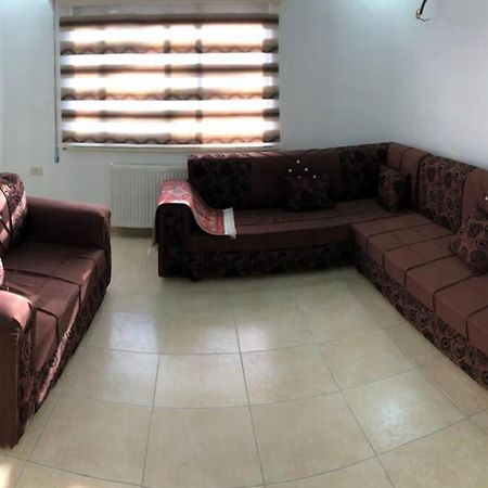 Apt 4 Rent/A Quiet Neighborhood Close To Services Amman Exterior foto